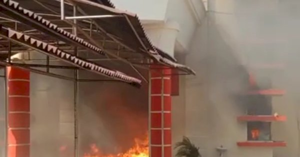 Massa Bakar Kantor Bupati Pohuwato, Diduga Kecewa Tak Diberi Ganti Rugi