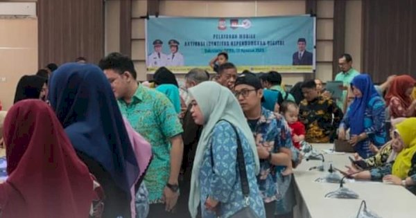 Disdukcapil Makassar Lakukan Pelayanan Mobile Aktivasi KTP Digital