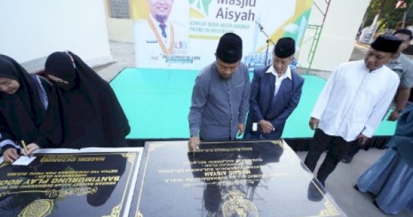 Andi Sudirman Resmikan Masjid Aisyah di Rujab Gubernur Sulsel