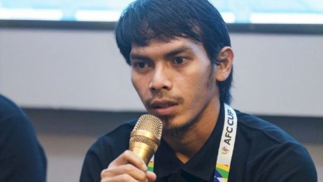 Rasyid Bakri saat menghadiri sesi press conference jelang laga melawan Hai Phong FC, di Piala AFC Cup 2023. (foto: Official PSM Makassar) 
