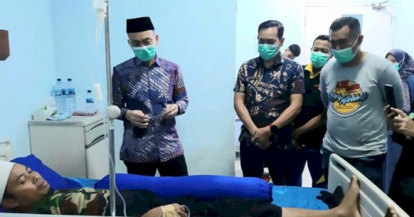 Lewat Program KORPRI Peduli, Sekda Maros Menginisiasi Jenguk ASN Sakit