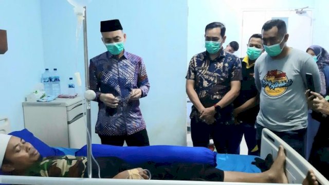 Lewat Program KORPRI Peduli, Sekda Maros Menginisiasi Jenguk ASN Sakit