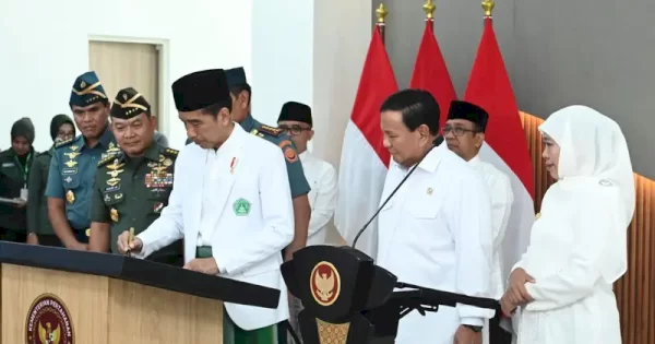 Sebelum Rapat Bersama KIM, Prabowo Dampingi Jokowi Resmikan RS di Surabaya