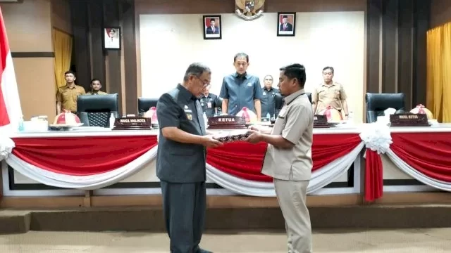 Pemkot Parepare Serahkan Ranperda APBD Perubahan Tahun 2023 ke DPRD