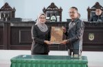 Pemda Lutra dan DPRD Sepakati 2 Rancangan Ranperda jadi Perda 