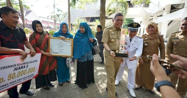 Taufan Pawe Kebanjiran Penghargaan di Ujung Masa Jabatan