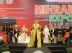 Baju &#8216;Etnik Islami&#8217; Rancangan Erna Rasyid Melenggang Indah di Expo ISMI 2023