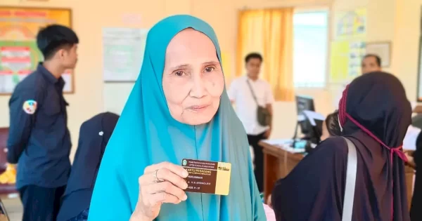 294 Pedagang di Pasar Sumpang Minangae Akhirnya Kantongi Kartu Legalitas dan Kecelakaan Kerja