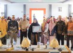 Ketua PKK Parepare Diganjar Penghargaan Tokoh Penggerak dan Peduli Pelestarian Bahasa Daerah