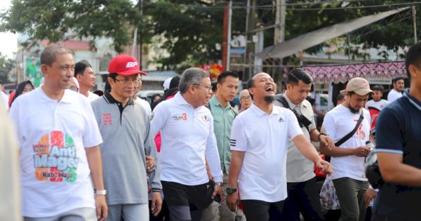 Akrabnya Taufan Pawe dan Andi Sudirman di Acara Jalan Sehat Anti Mager Expo Dekranasda Sulsel