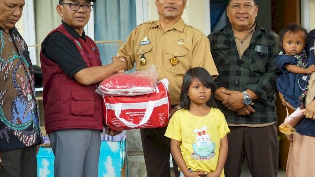 Anak Terlantar di Perumahan Griya Savaraz Dapat Santunan dari Pemkot Parepare