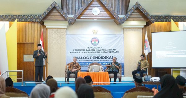 Taufan Pawe Hadiri Pengukuhan Keluarga Besar Pelajar Islam Parepare