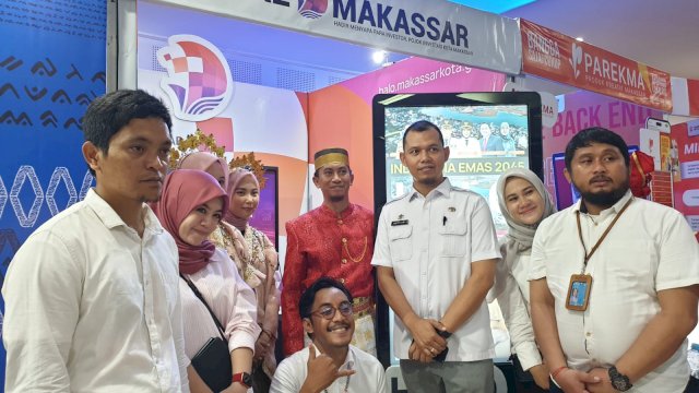 Kepala Bappeda Kota Makassar Helmy Budiman memperkenalkan program Halo Makassar pada ajang Pameran Seminar Implementasi Proyek Perubahan Pelatihan Kepemimpinan Nasional Tingkat II Angkatan XIV. Helmy memamerkan inovasi miliknya bersama sejumlah daerah lain di Indonesia.