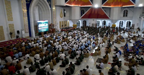 100 Ribu Jemaah Padati Masjid 99 Kubah Ikuti Sulsel Bersalawat