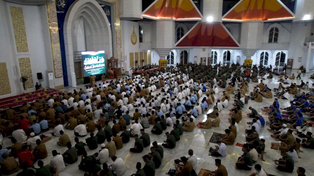 100 Ribu Jemaah Padati Masjid 99 Kubah Ikuti Sulsel Bersalawat