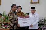 Apresiasi Penanganan Stunting di Sulsel, Wapres Serahkan Dana Insentif Fiskal ke Pj Gubernur Bahtiar
