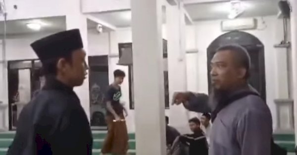 Viral Pria Ngamuk Karena Rebana Dimainkan di Dalam Masjid 