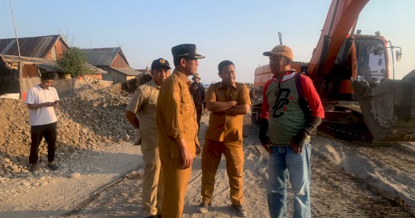 Pj Bupati Takalar Harap Tanggul di Desa Popo Dan Kanaeng Rampung Sebelum Musim Hujan