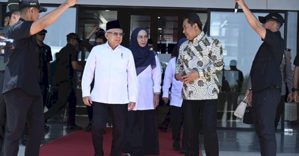 Batal Kunjungan ke Wamena, Pj Gubernur Bahtiar Dampingi KH Ma&#8217;ruf Amin Selama Transit di Makassar