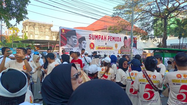 Peserta Jalan Santai di Makassar Pecahkan Rekor Pembacaan Sumpah Pemuda