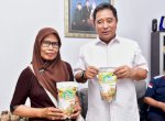 Pj Gubernur Bahtiar Dukung Pelaku IKM Kacang Mete Tingkatkan Produksi