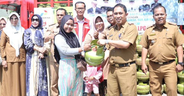 Cegah inflasi, Pj Bupati Takalar Gelar Pasar Murah dan Operasi Pasar Gas LPG