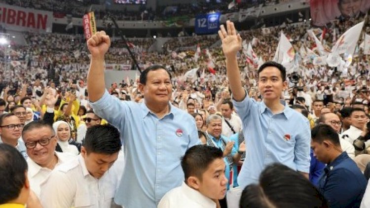 Rapor Dua Tahun Prabowo-Gibran: Pendidikan Dipuji, Sektor Ekonomi Masih Dikeluhkan Rakyat