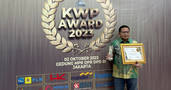 Anggota DPR RI Muhmmad Fauzi Terima KWP Award sebagai Legislator Peduli Akses Kendaraan