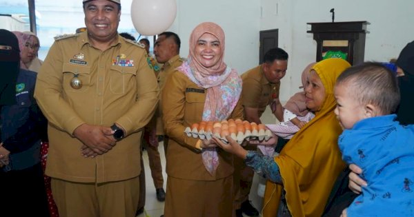 Bupati dan Wakil Bupati Maros Didaulat Jadi Orang Tua Asuh Anak Stunting di Mandai