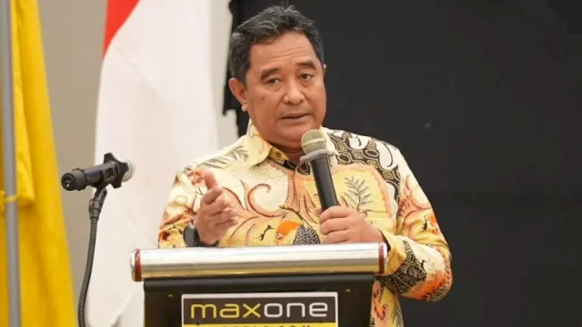 Pj Gubernur Sulsel Pimpin Upacara Hari Pahlawan Nasional di TMP Panaikang