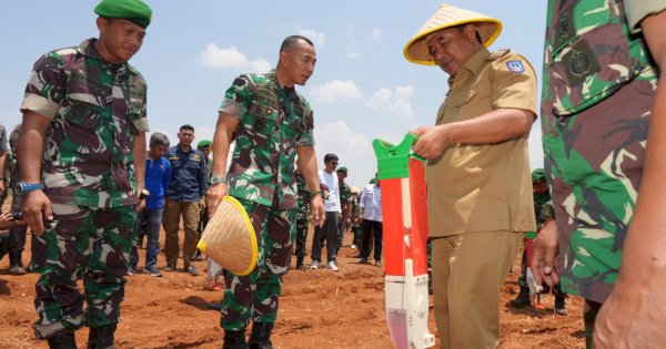 Siapkan Lahan, Pangdam XIV Hasanuddin Support Program Budidaya Pisang Pemprov Sulsel