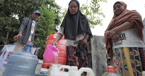 Warga Panakkukang Dapat Bantuan Air dan Tandon dari Ganjar Milenial