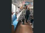 Viral Wanita Bergelayutan dan Usir Penumpang di KRL, Ngaku Ingin Olahraga 