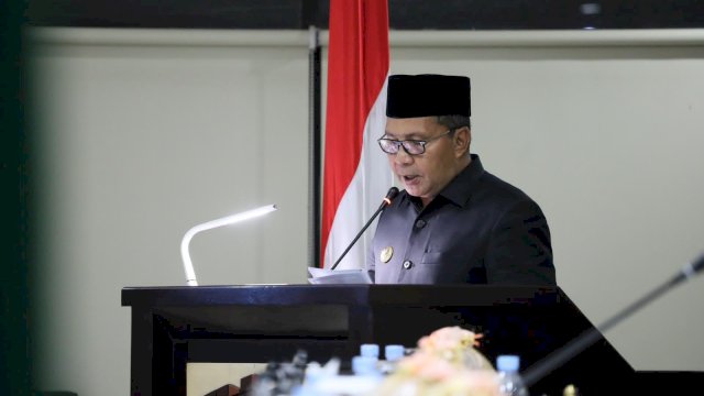 Wali Kota Makassar Moh Ramdhan Pomanto saat penetapan Perda APBD 2024 yang berlangsung di Ruang Banggar DPRD Makassar, Rabu (29/11/2023) malam.
