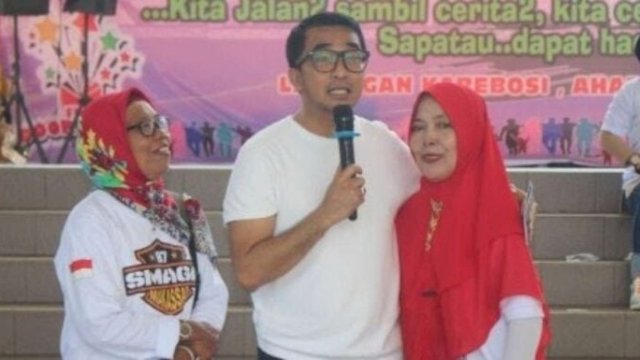 Mario David Berbaur dengan Peserta Jalan Santai Alumni SMA Negeri 3 Makassar