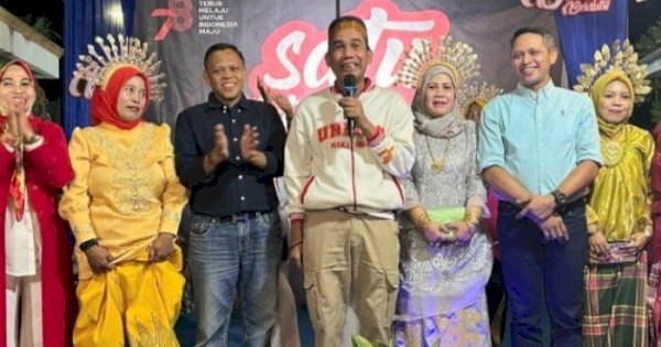 Rudianto Lallo Berbaur dengan Warga pada Pesta Rakyat Bitoa