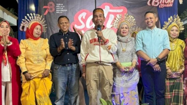 Rudianto Lallo Berbaur dengan Warga pada Pesta Rakyat Bitoa