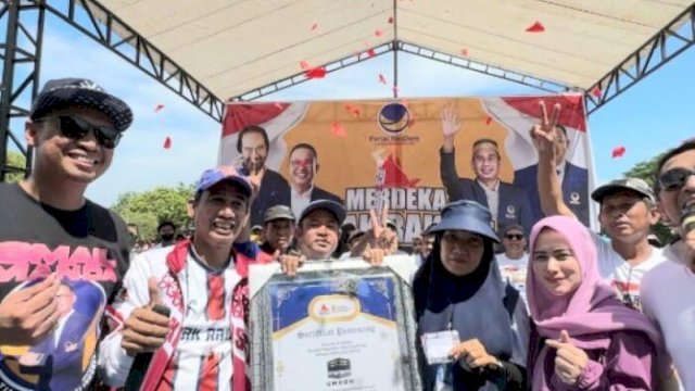 Selamat, Istri Buruh Harian Terima Hadiah Umrah Jalan Sehat Anak Rakyat