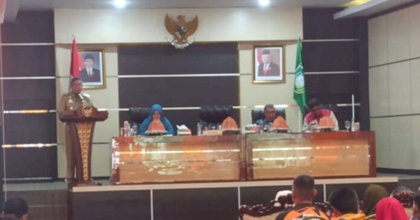 Pemkot Parepare Beri Hadiah kepada Kelompok Ternak dan Budidaya Perikanan Berprestasi Tahun 2023