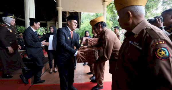 Peringatan Hari Korban 40.000 Jiwa, Danny Pomanto Serahkan Bantuan untuk Legiun Veteran