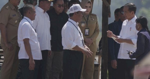 Tinjau Penanaman Padi di Pekalongan, Presiden Jokowi: Kita Kejar Tanam, Tanam, Tanam