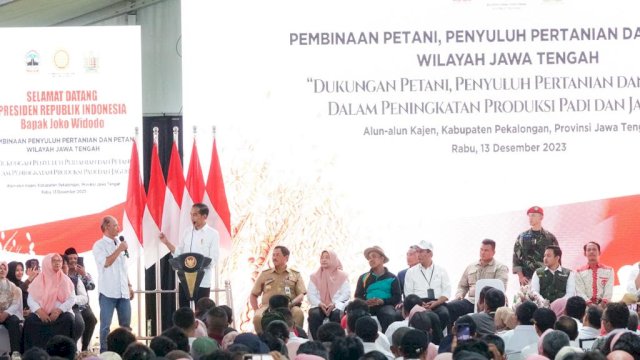 Didampingi Mentan Amran, Presiden Jokowi Sapa Puluhan Ribu Petani, Penyuluh &#038; Babinsa se-Jawa Tengah