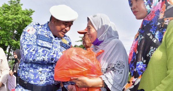 Peringatan Hari Bela Negara, Pj Gubernur Sulsel Serahkan Sejumlah Bantuan