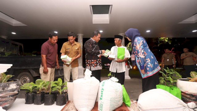 Jemput Bibit di Rujab Gubernur Sulsel, Kades Bonto Masunggu Siapkan Lahan 400 Hektare