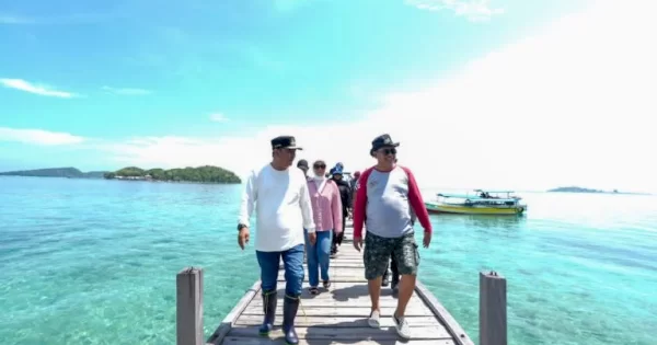 Manfaatkan Libur Nataru, Pj Gubernur Sulsel Nikmati Panorama Alam Pulau Sembilan Sembilan Sinjai