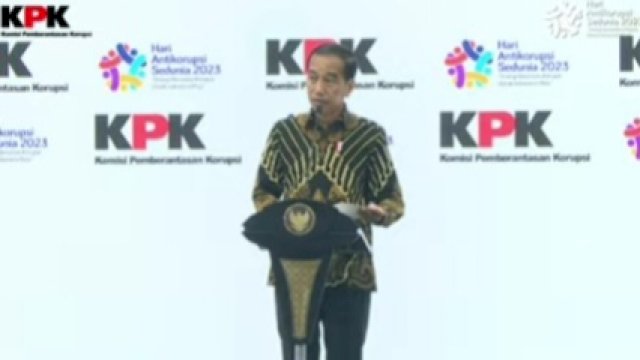 Presiden Joko Widodo (Jokowi) saat menghadiri puncak Hari Antikorupsi Sedunia (Hakordia) 2023 di Istora Senayan, Jakarta, Selasa (12/11/2023).