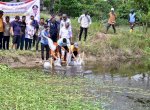 Pj Gubernur Sulsel Sebar 20 Ribu Benih Ikan Nila di Mare Bone