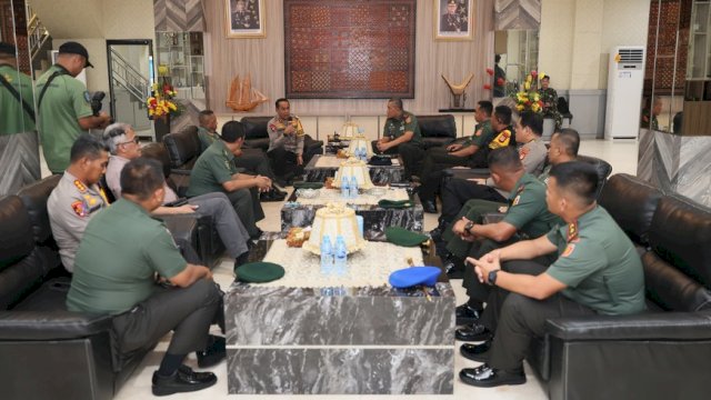 Pangdiv 3 Kostrad Sambangi Mapolda Sulsel, Diajak Ciptakan Pemilu Damai