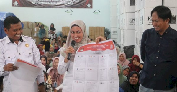 Bupati Indah Pantau Penyoetiran Surat Suara Pasca Ditemukan 1.540 yang Rusak 