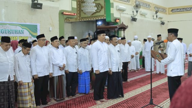 Setiawan Aswad Kukuhkan Pengurus Yayasan Mesjid Agung Takalar Masa Bakti 2023-2026